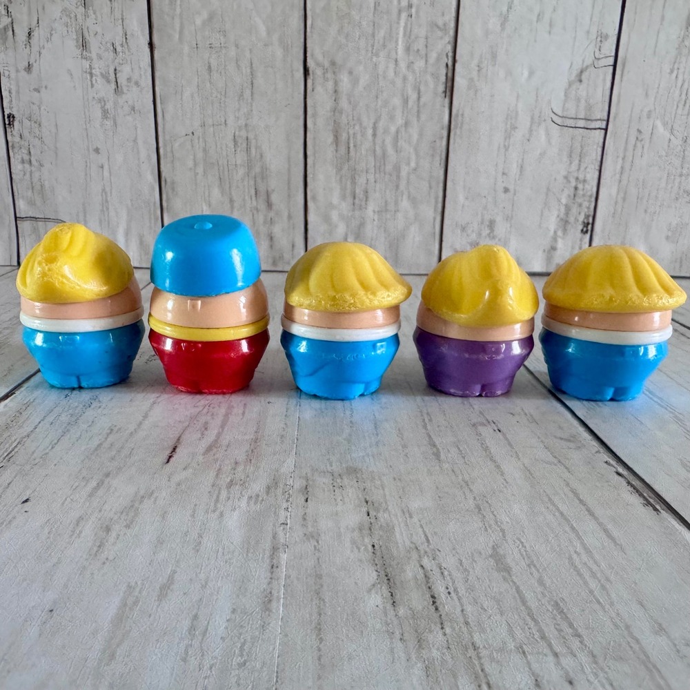 Vintage Fisher Price Little People Toddle Tots Chunky 5 Figures Cozy Coupe Set - Picture 4 of 11